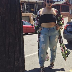 Meet your Posher, Leyledy